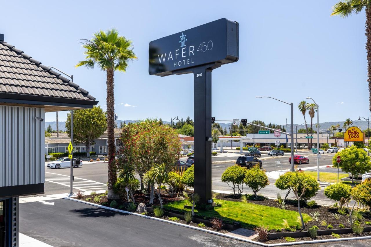 Wafer 450 Motel